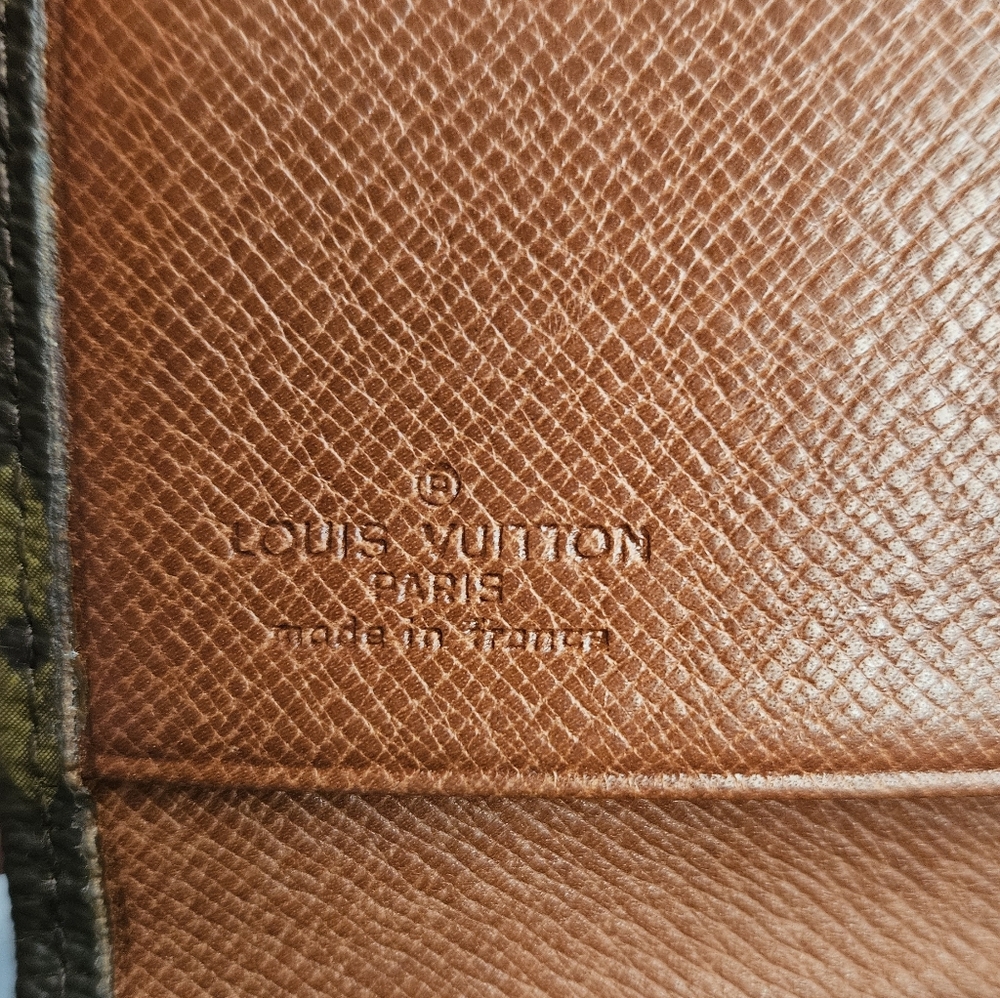 Authentic Louis Vuitton Rare Vintage Trifold Passport Wallet Monogram Clutch - Picture 10 of 16